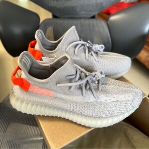 Tail Light Yeezy Boost 350